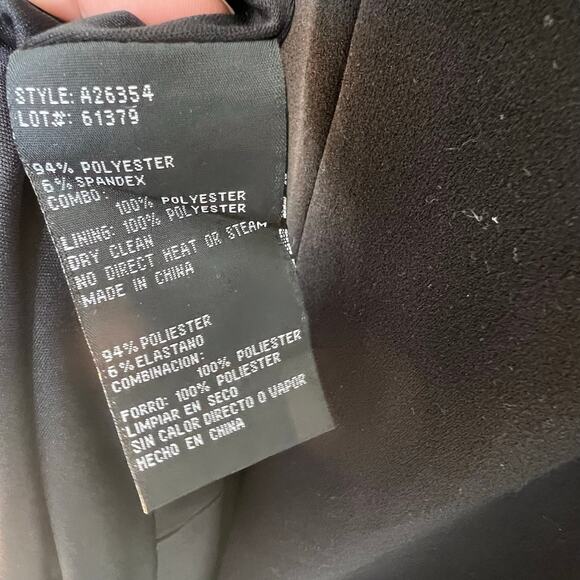 Betsy & Adam Long Scuba Crepe Sleeveless Gown Flower Trim Black White Size 6 NWT - Picture 11 of 13